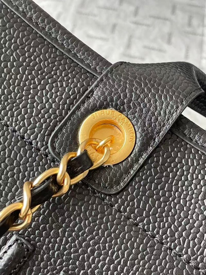 12ab32caaf09828fba1f0b74e81bd7f9 CC 2025 Deauville Tote Bag Black Leather GHW