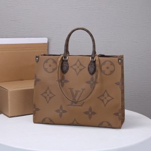 13266069154338444_91342c4e-4345-4c99-8fbe-6f118098ed02 LV ONTHEGO GM 41CM MONOGRAM GIANT CANVAS