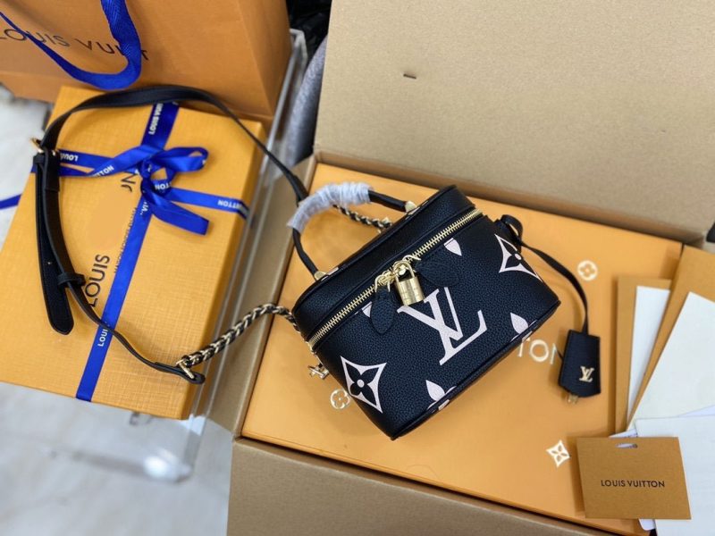 13266513071531817_76cdcec9-89ae-437e-9ff5-c3408e949b17 VANITY PM 19 CM BLACK WHITE MONOGRAM EMPREINTE LEATHER