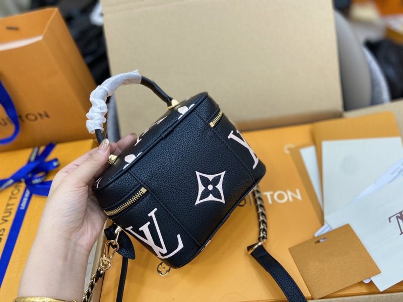 13266513136041896_e3dcacb1-d4b2-4e3e-8b43-b35b81563e97 VANITY PM 19 CM BLACK WHITE MONOGRAM EMPREINTE LEATHER