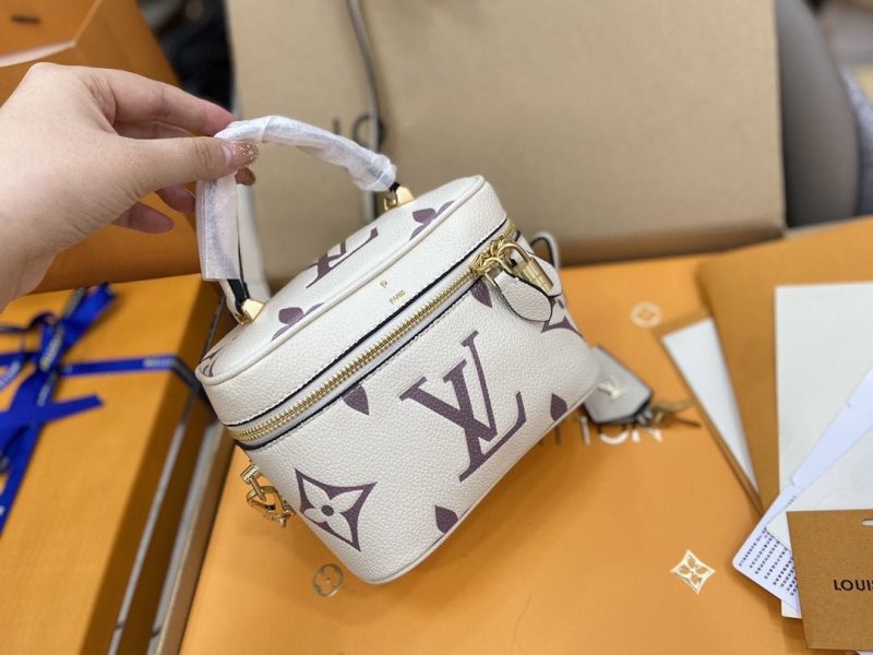 13266513659819770_cc9762bb-6111-4964-aea6-87c3cd5d0034 VANITY PM 19CM WHITE PURPLE MONOGRAM CANVAS LEATHER