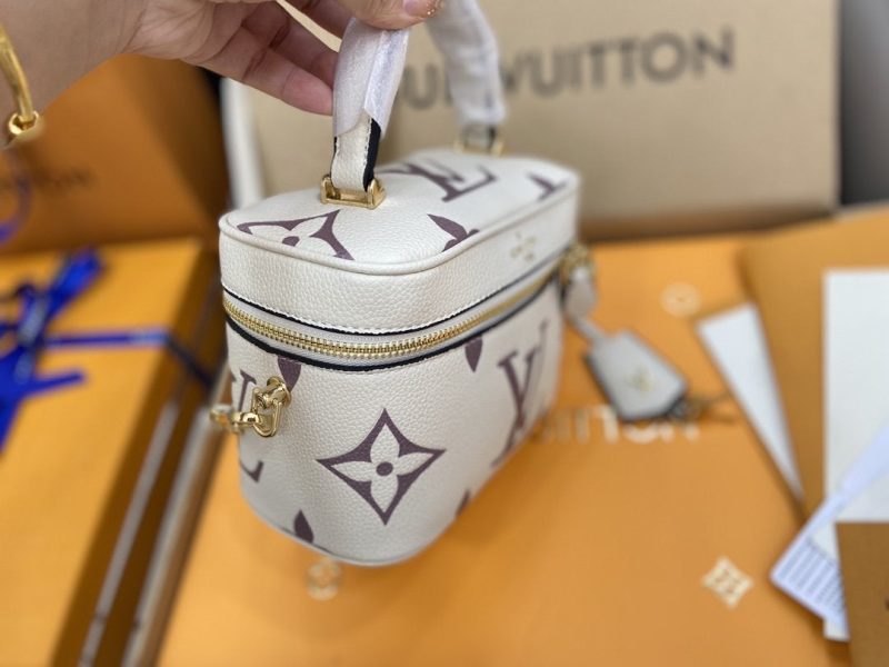 13266513661111553_c6ecfad8-68a5-4da6-940d-5300e9e21958 VANITY PM 19CM WHITE PURPLE MONOGRAM CANVAS LEATHER