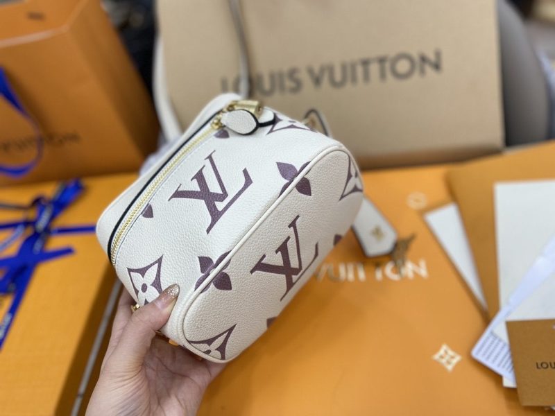 13266513662523607_65180d37-0a4a-4176-91fb-34a6d3f9fcfc VANITY PM 19CM WHITE PURPLE MONOGRAM CANVAS LEATHER