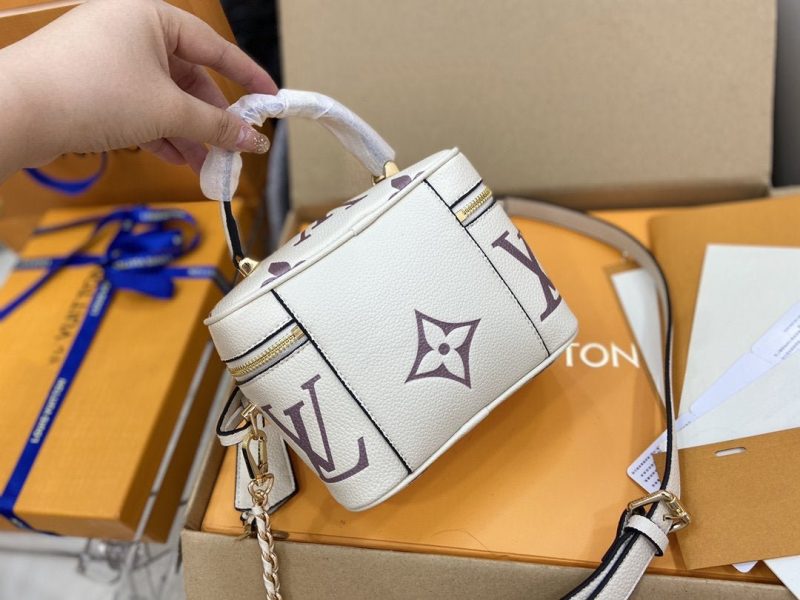 13266513666611906_14a6d430-05c8-44a8-9f6e-230bafe33b6c VANITY PM 19CM WHITE PURPLE MONOGRAM CANVAS LEATHER