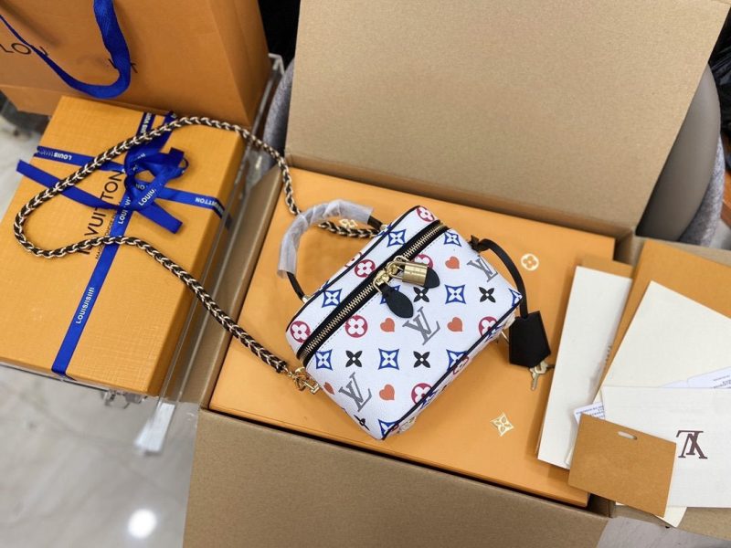 13266513891775599_8f5d9560-5529-436c-b792-30155ab6aca1 VANITY PM GAME ON 19CM WHITE MONOGRAM CANVAS