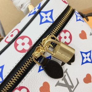 13266513900585431_6d4e81f5-03c0-445a-96c4-2e5c32b49df8 VANITY PM GAME ON 19CM WHITE MONOGRAM CANVAS