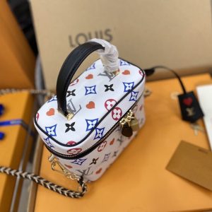 13266513904409265_135f96d9-1200-4592-96a4-b299432abf72 VANITY PM GAME ON 19CM WHITE MONOGRAM CANVAS