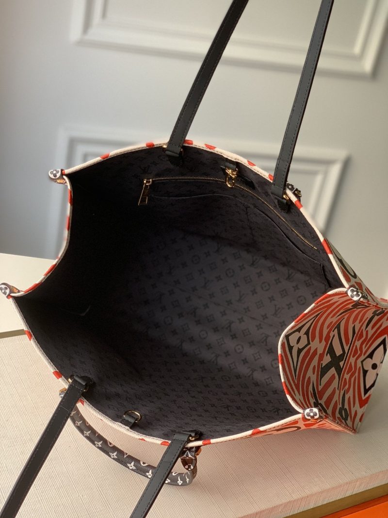 LV CRAFTY ONTHEGO GM CREAM AND RED MONOGRAM GIANT CANVAS