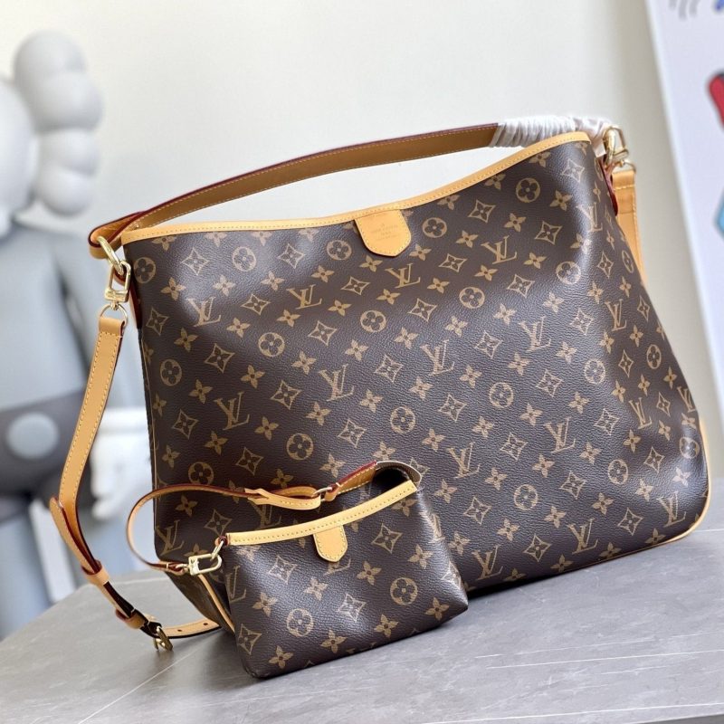 13276634701522135_2d24dde6-ae3b-4dfe-a349-36cf8c6edc7e DELIGHT FULL MM 52CM MONOGRAM
