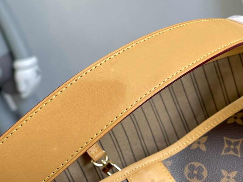 13276634731423153_33e09a6f-3f21-4047-a1e0-6bbbe5d0d1d1 DELIGHT FULL MM 52CM MONOGRAM