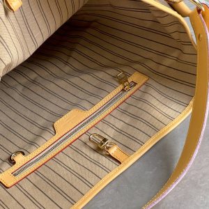 13276634736521285_7512ca1b-29de-4abe-9b8c-87f41306ea28 DELIGHT FULL MM 52CM MONOGRAM