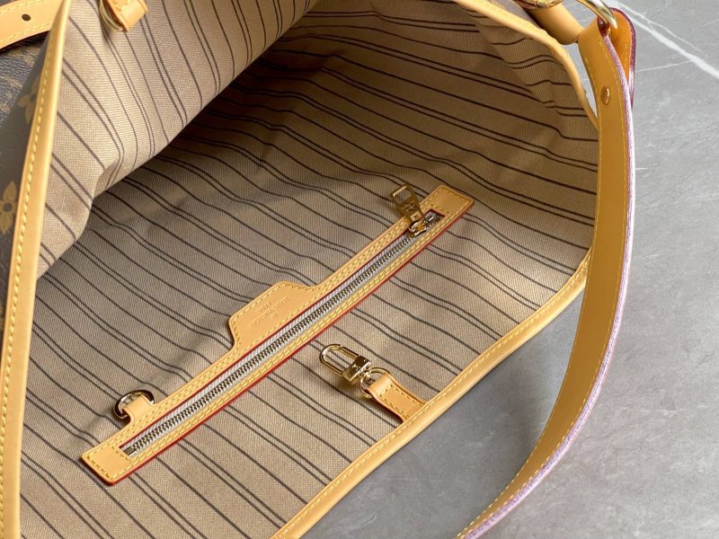 13276634736521285_7512ca1b-29de-4abe-9b8c-87f41306ea28 DELIGHT FULL MM 52CM MONOGRAM