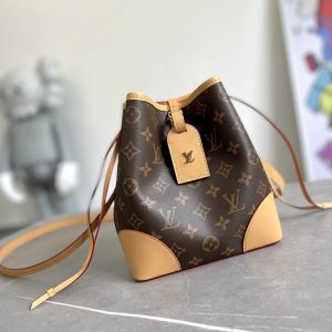 13276635009312489_97f5a914-e286-4c4e-bfba-bfa9b5ed1ef6 NOE PURSE 15CM MONOGRAM CANVAS