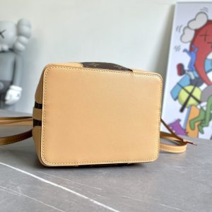 13276635037022887_1d2c6997-89c8-45a7-b4d8-f785003764f5 NOE PURSE 15CM MONOGRAM CANVAS