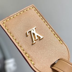 13276635038312547_ab9aa510-a935-4e4a-bee3-9d6388b30aec NOE PURSE 15CM MONOGRAM CANVAS