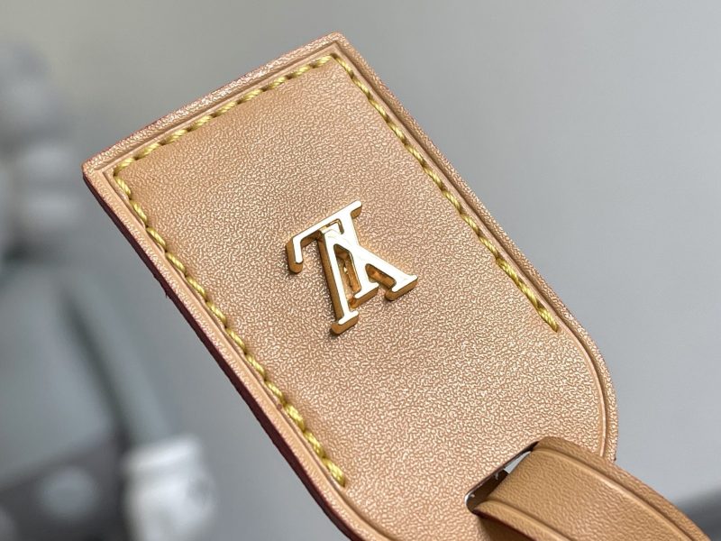 13276635038312547_ab9aa510-a935-4e4a-bee3-9d6388b30aec NOE PURSE 15CM MONOGRAM CANVAS