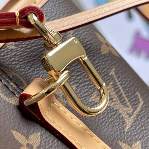 13276635039886848_97f36a16-ebb0-451a-9457-0f53bed9b6c3 NOE PURSE 15CM MONOGRAM CANVAS