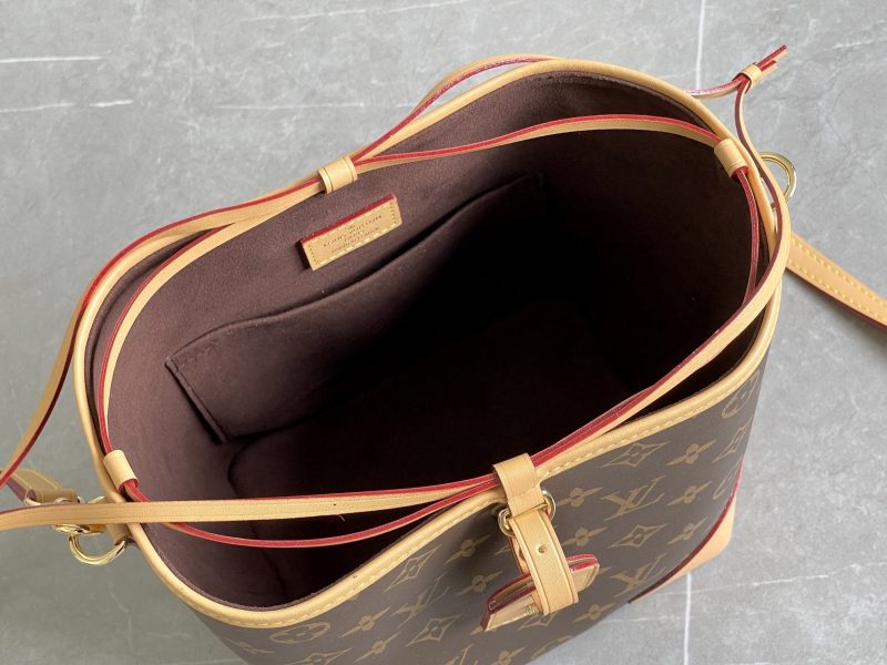 13276635043104408_87b2a1d7-5455-4cc3-90b5-111d811924f2 NOE PURSE 15CM MONOGRAM CANVAS