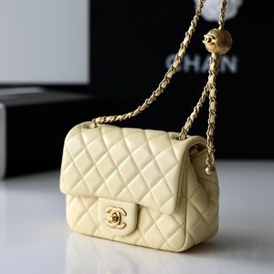 FLAP BAG 17CM YELLOW LAMBSKIN GOLD HARDWARE