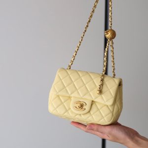 FLAP BAG 17CM YELLOW LAMBSKIN GOLD HARDWARE