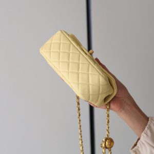 FLAP BAG 17CM YELLOW LAMBSKIN GOLD HARDWARE
