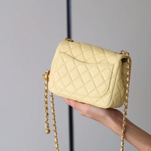 FLAP BAG 17CM YELLOW LAMBSKIN GOLD HARDWARE