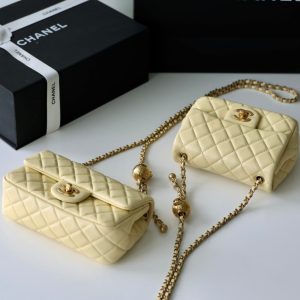FLAP BAG 17CM YELLOW LAMBSKIN GOLD HARDWARE