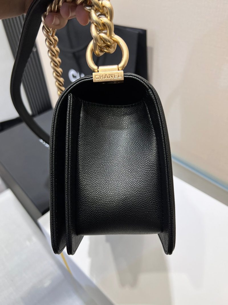 13344148799356755 BOY BAG MEDIUM 25 BLACK CAVIAR GOLD HARDWARE