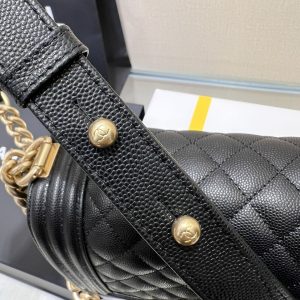 13344148801768188 BOY BAG MEDIUM 25 BLACK CAVIAR GOLD HARDWARE