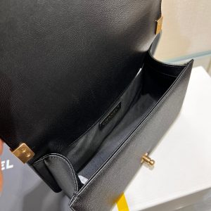 13344148804351563 BOY BAG MEDIUM 25 BLACK CAVIAR GOLD HARDWARE