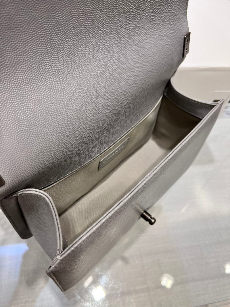 13344148886004484 BOY BAG MEDIUM 25 GREY CAVIAR RUTHENIUM HARDWARE