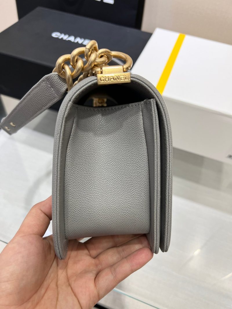 13344148915358074 BOY BAG MEDIUM 25 GREY CAVIAR GOLD HARDWARE