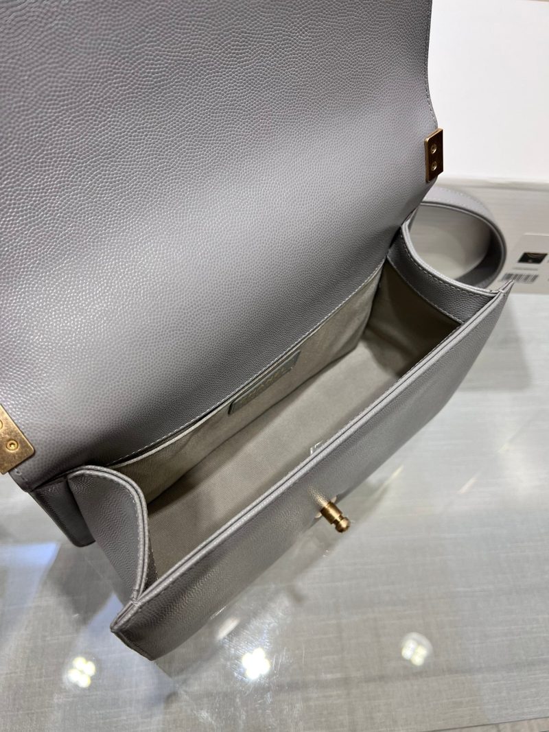 13344148919511663 BOY BAG MEDIUM 25 GREY CAVIAR GOLD HARDWARE