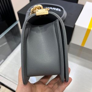 13344148957324683 BOY BAG MEDIUM 25 DARK GREY CAVIAR GOLD HARDWARE