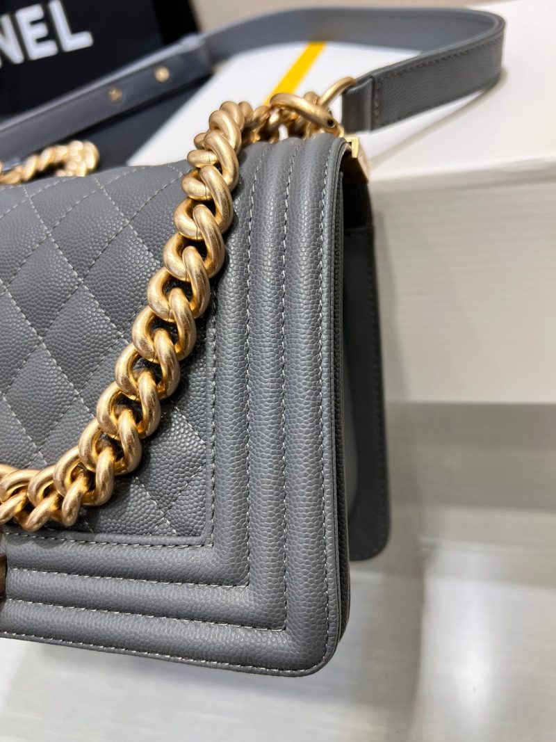 13344148958759128 BOY BAG MEDIUM 25 DARK GREY CAVIAR GOLD HARDWARE