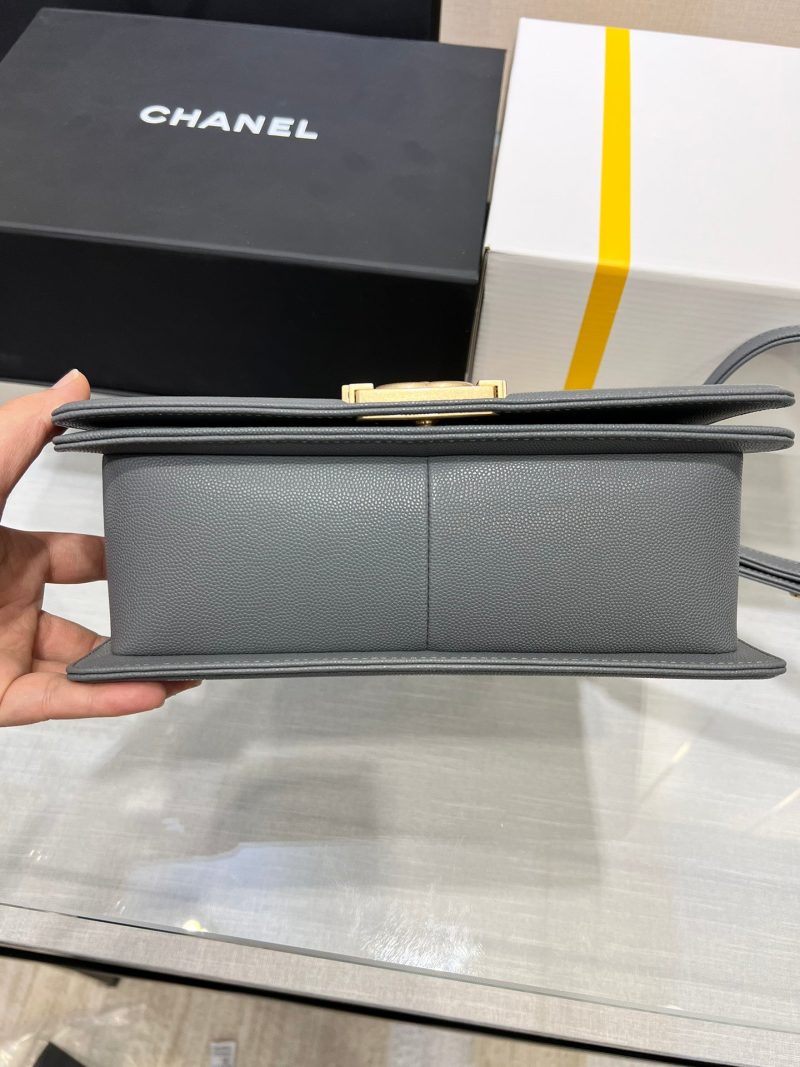 13344148962007764 BOY BAG MEDIUM 25 DARK GREY CAVIAR GOLD HARDWARE