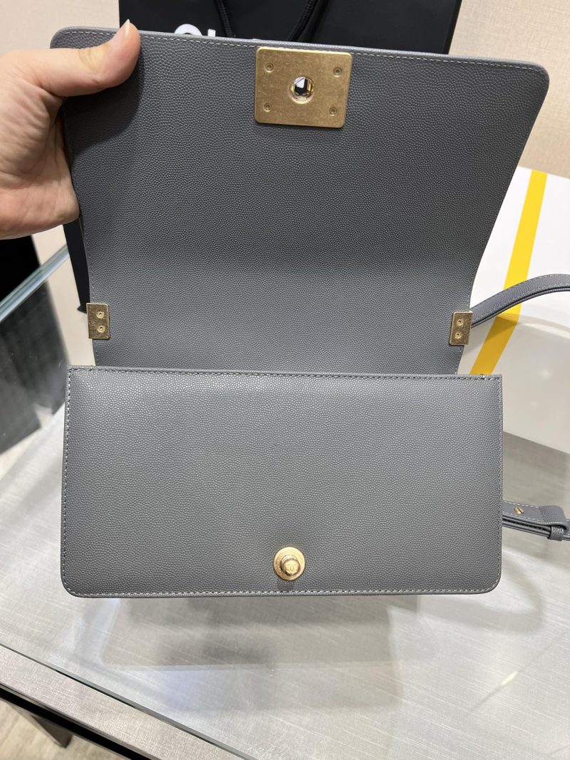 13344148963542354 BOY BAG MEDIUM 25 DARK GREY CAVIAR GOLD HARDWARE