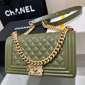 13344148976525246 BOY BAG MEDIUM 25 KHAKI CAVIAR GOLD HARDWARE