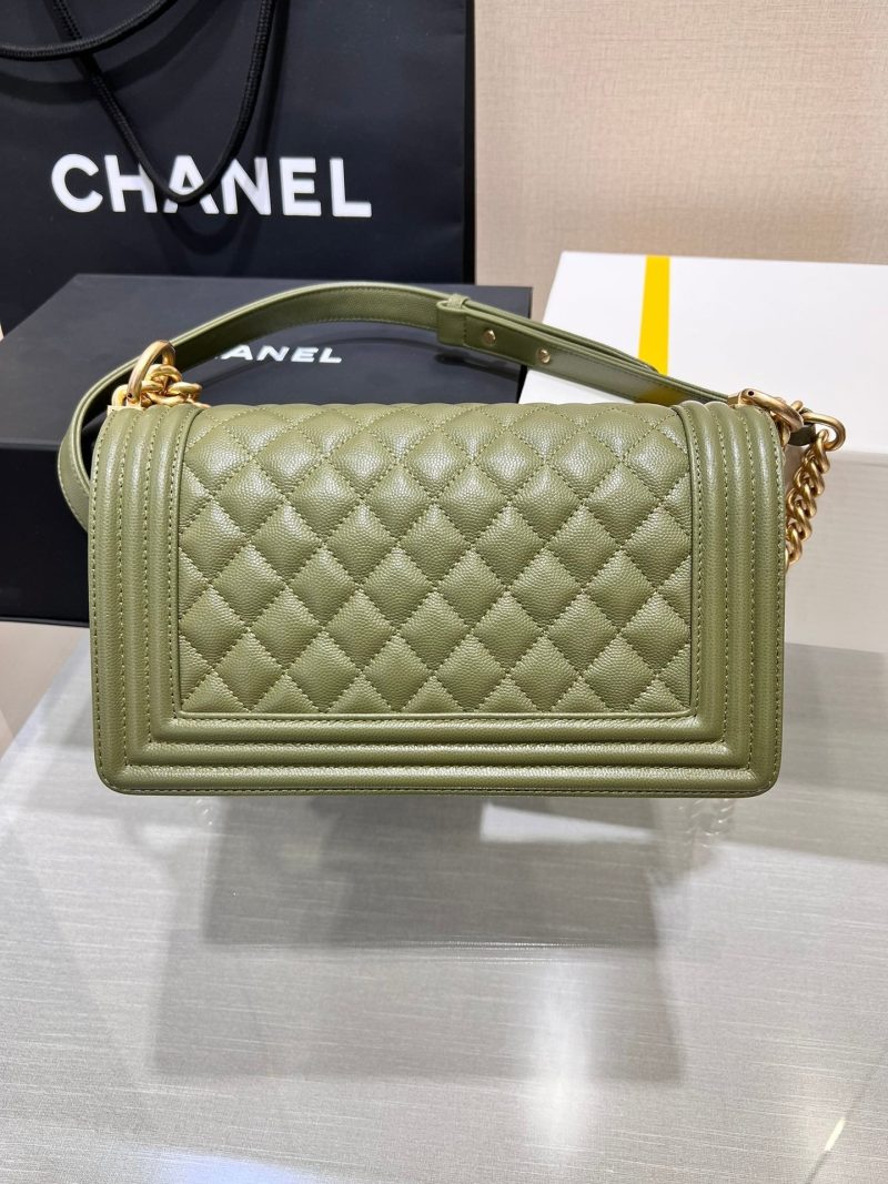 13344148998559749 BOY BAG MEDIUM 25 KHAKI CAVIAR GOLD HARDWARE