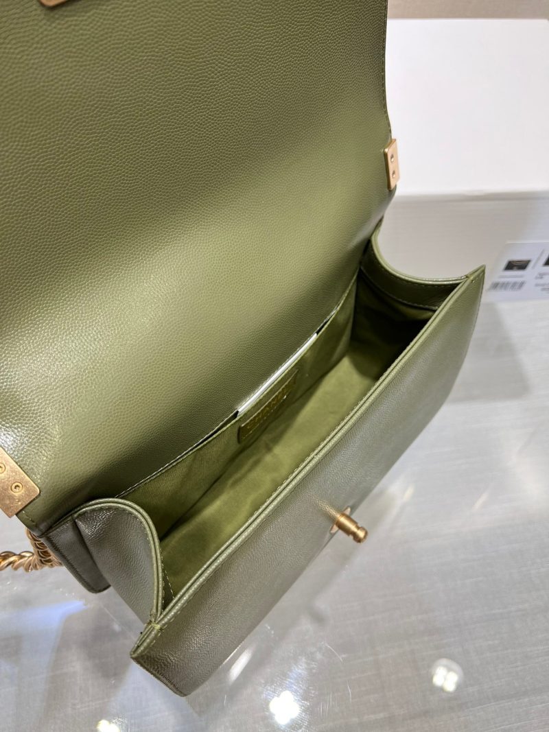 13344149001210974 BOY BAG MEDIUM 25 KHAKI CAVIAR GOLD HARDWARE