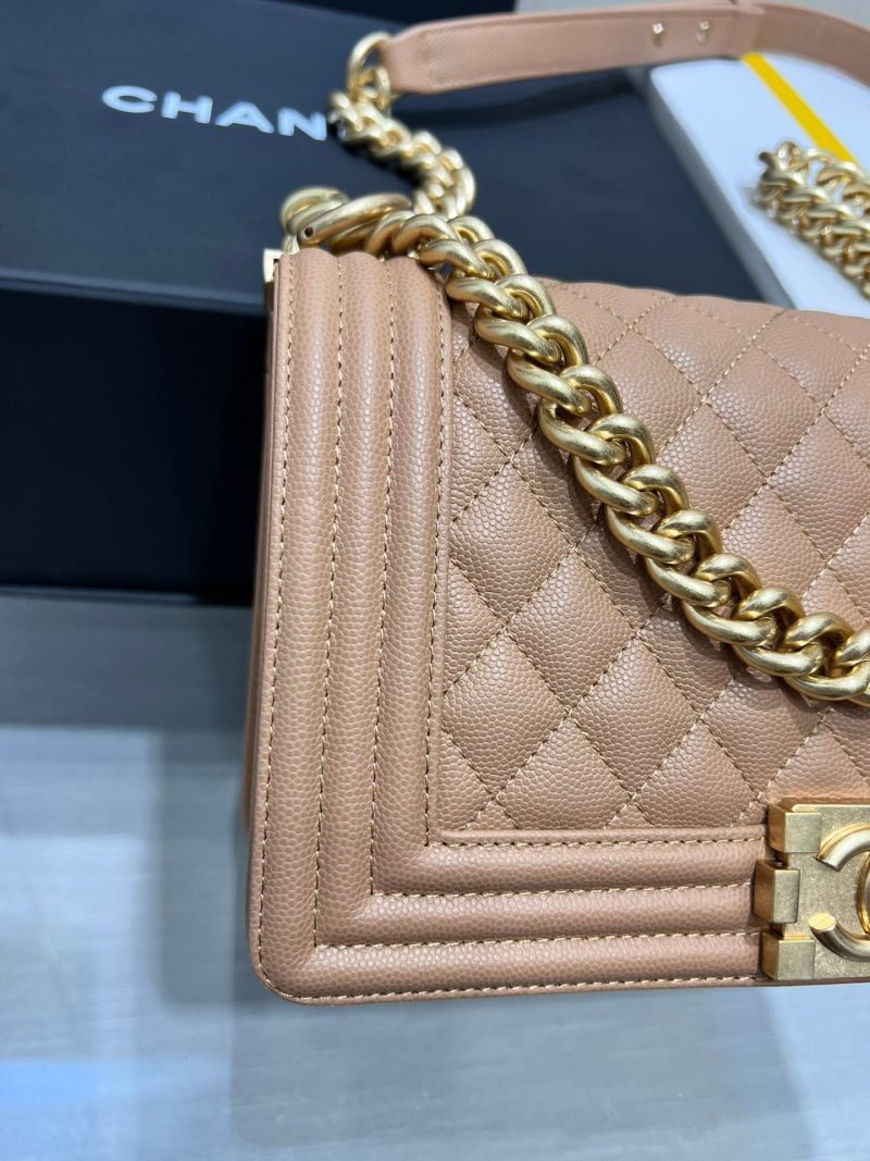 13344149032736685 BOY BAG MEDIUM 25 BROWN CAVIAR GOLD HARDWARE