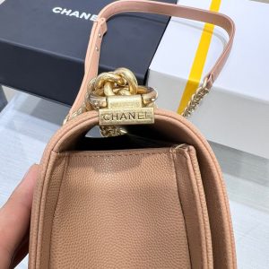 13344149035641635 BOY BAG MEDIUM 25 BROWN CAVIAR GOLD HARDWARE