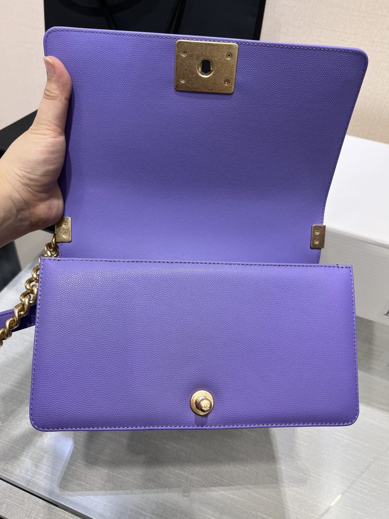 13344149074524951 BOY BAG MEDIUM 25 PURPLE CAVIAR GOLD HARDWARE
