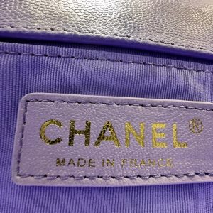 13344149077190813 BOY BAG MEDIUM 25 PURPLE CAVIAR GOLD HARDWARE