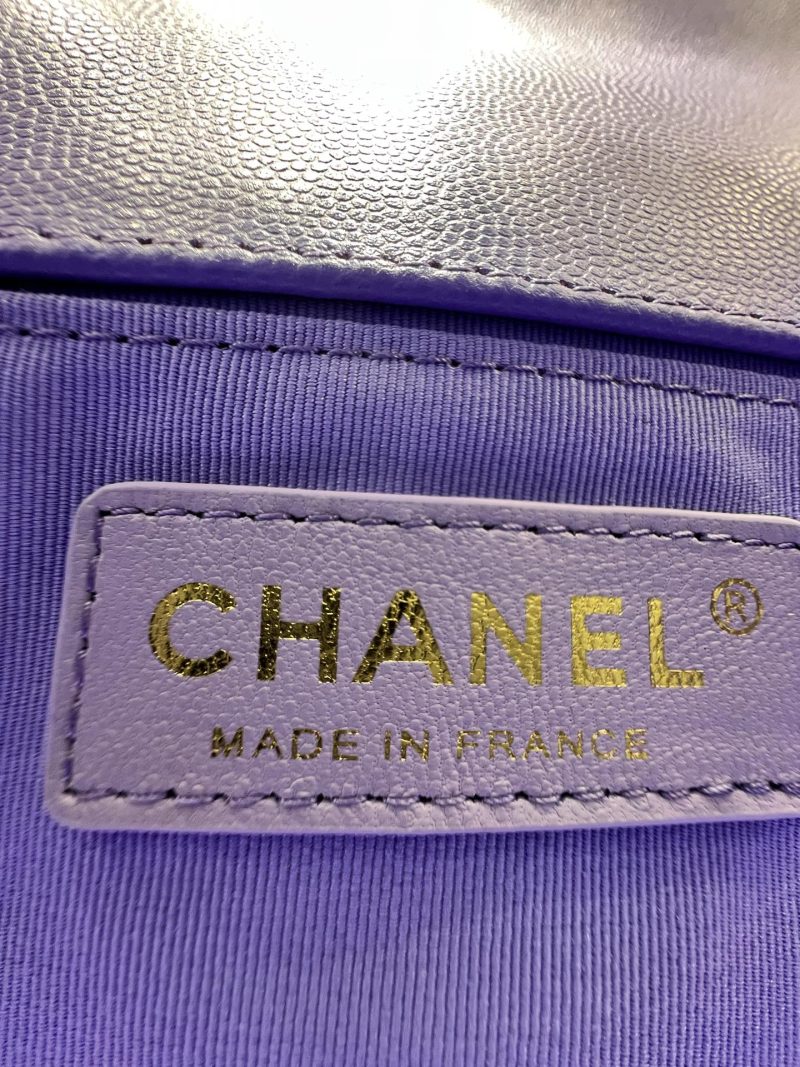 13344149077190813 BOY BAG MEDIUM 25 PURPLE CAVIAR GOLD HARDWARE