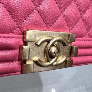 13344149101401967 BOY BAG MEDIUM 25 RED CAVIAR GOLD HARDWARE