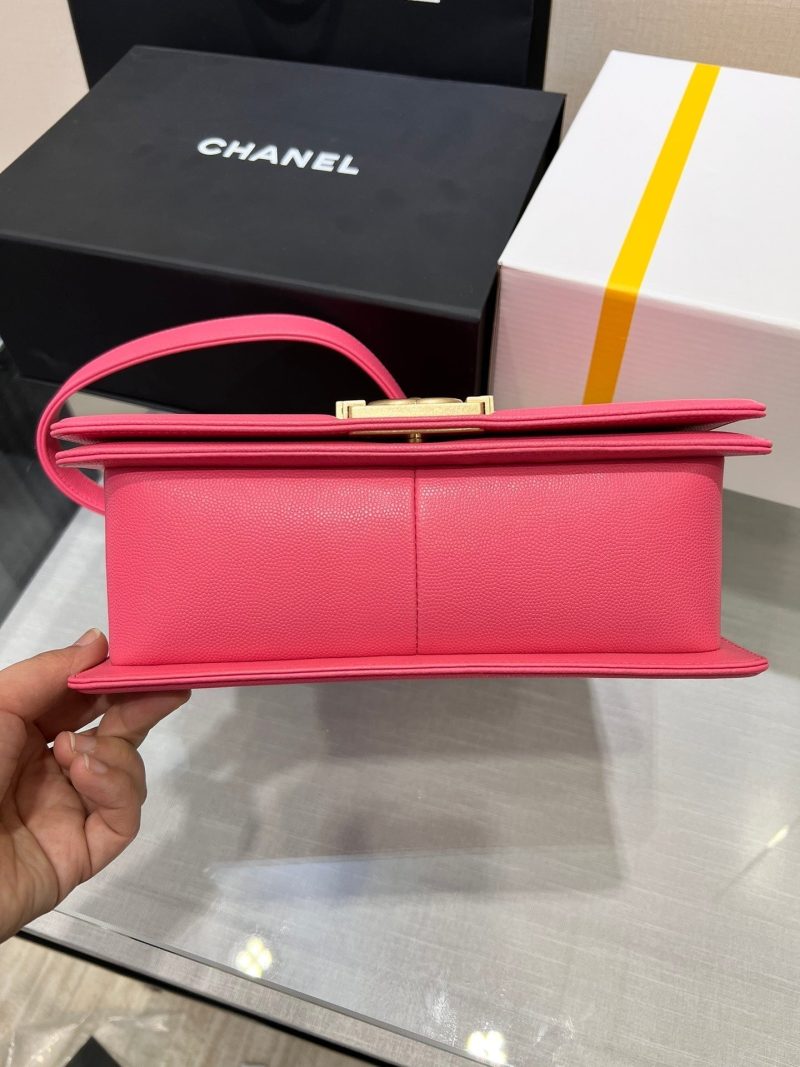 13344149106986101 BOY BAG MEDIUM 25 RED CAVIAR GOLD HARDWARE