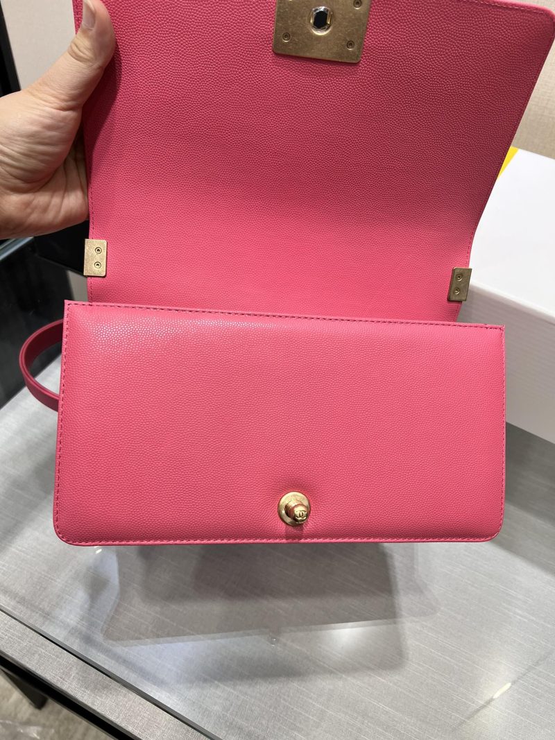 13344149108387929 BOY BAG MEDIUM 25 RED CAVIAR GOLD HARDWARE