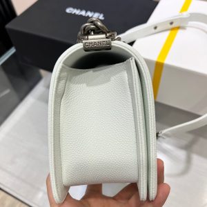 13344149147405542 BOY BAG MEDIUM 25 WHITE CAVIAR RUTHENIUM HARDWARE