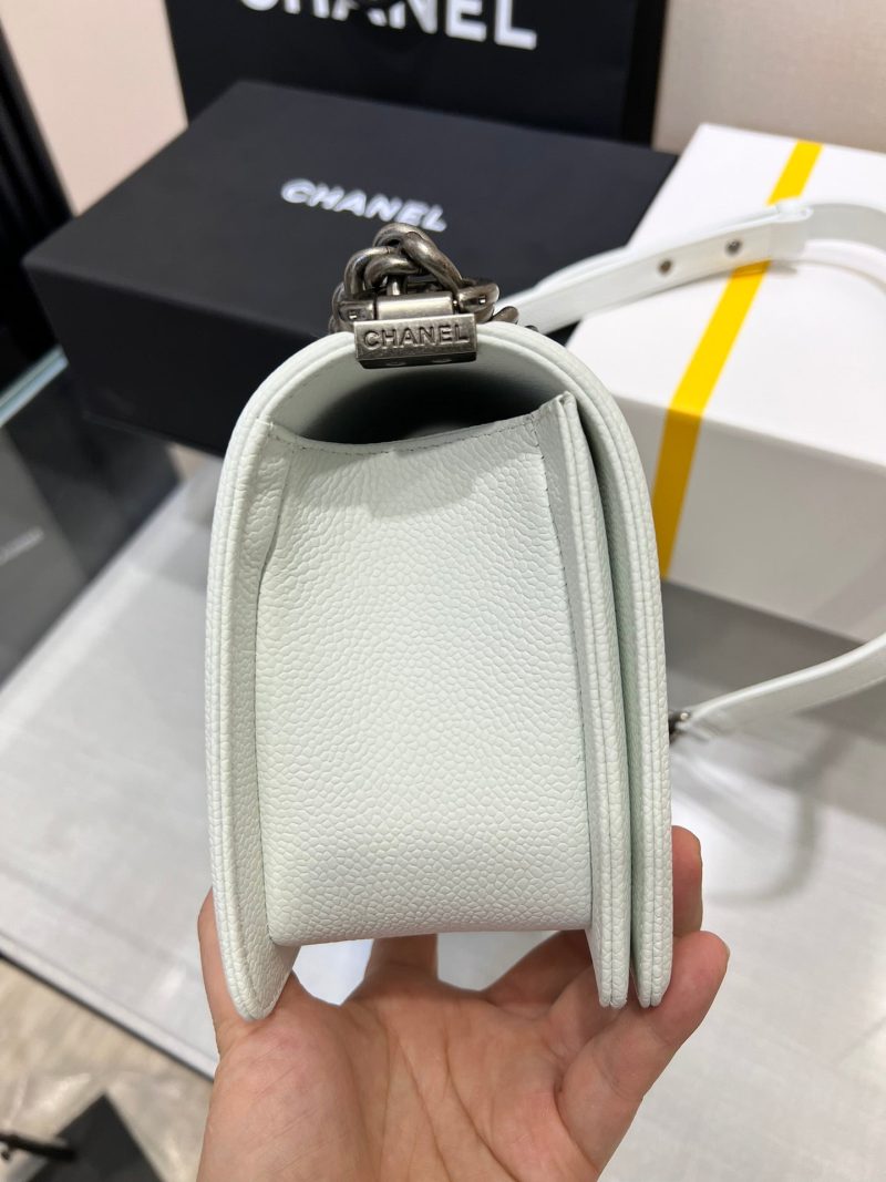 13344149147405542 BOY BAG MEDIUM 25 WHITE CAVIAR RUTHENIUM HARDWARE